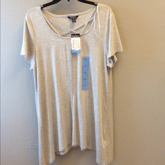 terre bleue Tops - Soft comfy tunic! Great for lounging! Or exercise